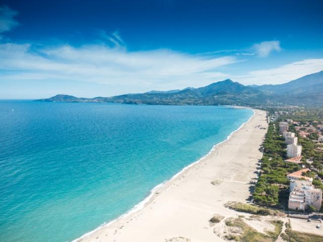 Drone à Argelès-sur-Mer : vues aériennes du territoire entre mer et montagne