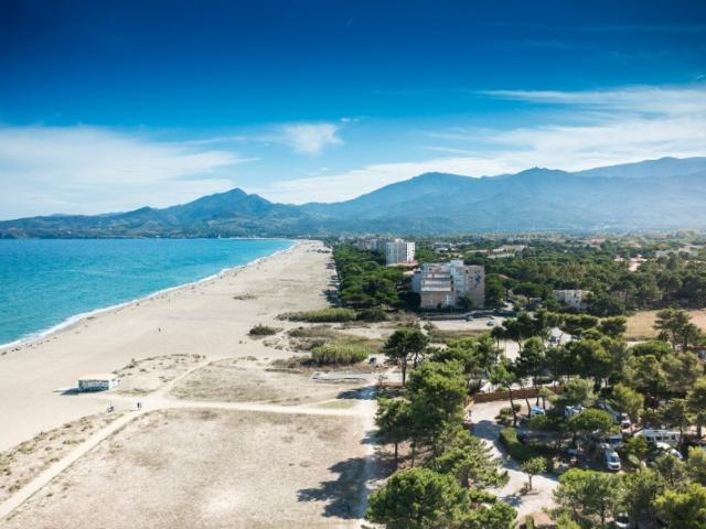 Photographie de camping et mobil-homes : immersion et ambiance touristique