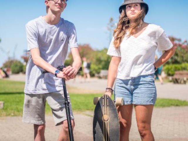 Reportage photo sur la plage : ambiance estivale et loisirs urbains