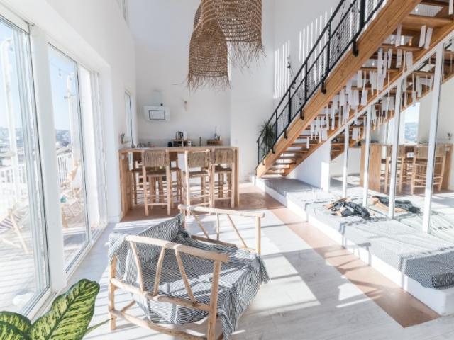 Photographe immobilier à Marseille – duplex lumineux en centre-ville